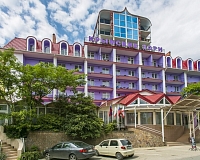 Отель Крымские Зори (Алушта)